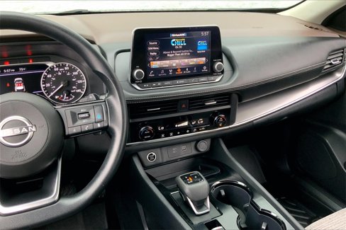Used 2023 Nissan Rogue SV image 5