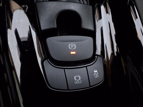 Used 2020 Toyota C-HR Limited image 9