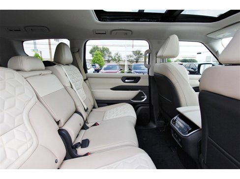 New 2026 Nissan Armada Platinum image 9