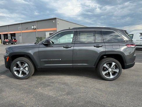 New 2025 Jeep Grand Cherokee Limited image 3