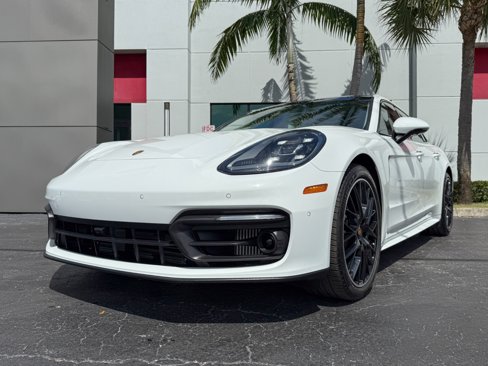 Used 2023 Porsche Panamera 4 w/ Premium Package image 7