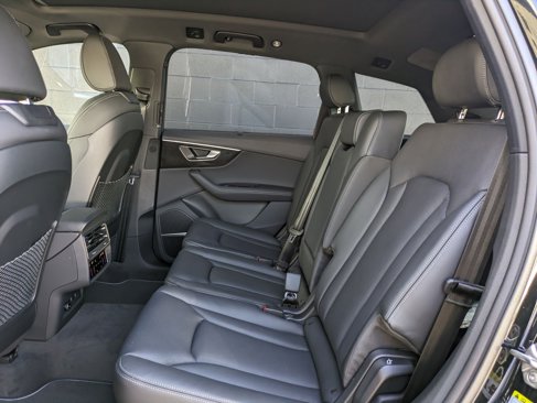 New 2025 Audi Q7 3.0T Prestige image 17