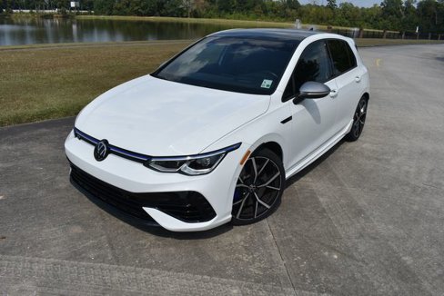 Used 2024 Volkswagen Golf R image 2