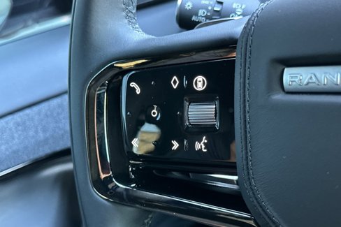 Used 2025 Land Rover Range Rover Sport Dynamic SE image 28