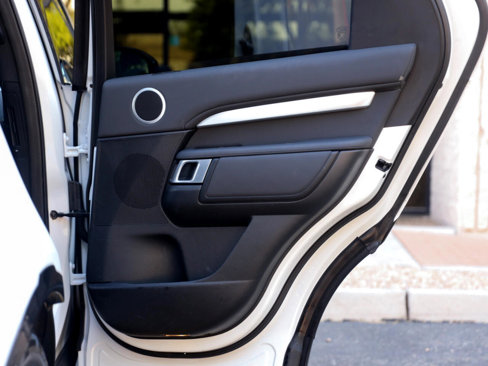 Used 2020 Land Rover Discovery Landmark image 60