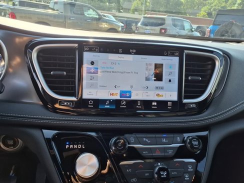 New 2026 Chrysler Pacifica Select image 14