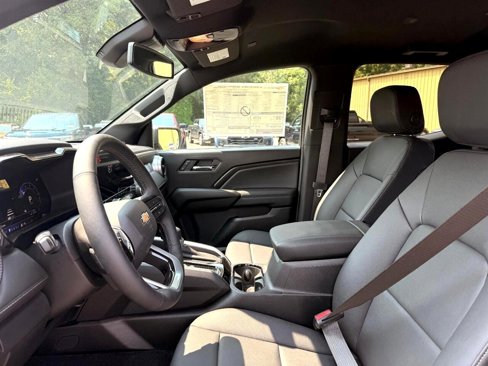 Used 2024 Chevrolet Colorado LT w/ LT Convenience Package III image 12
