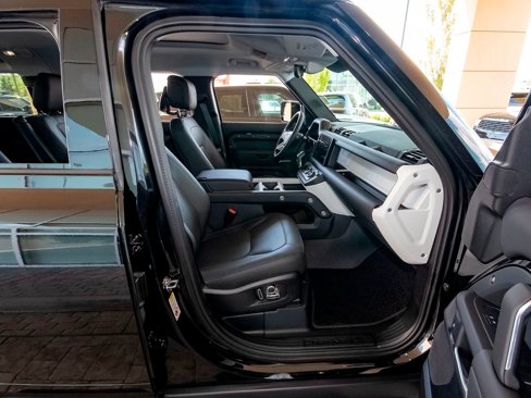 New 2025 Land Rover Defender 130 X-Dynamic SE image 42