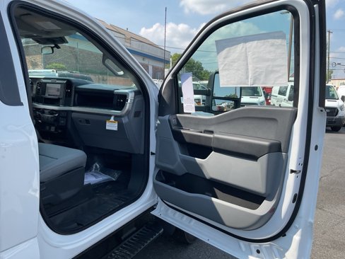 New 2025 Ford F550 4x4 Regular Cab Super Duty image 22