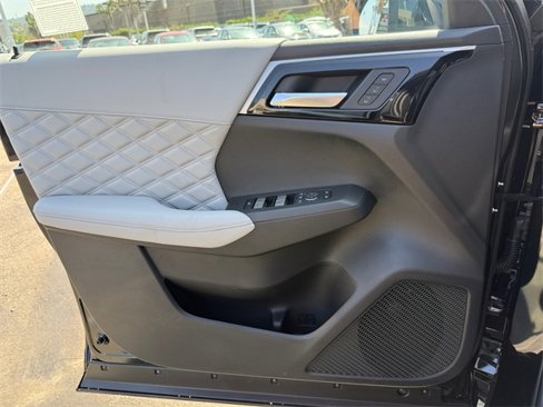 New 2025 Mitsubishi Outlander SEL image 11