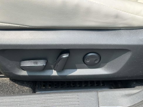 Used 2023 Nissan Rogue SV image 16