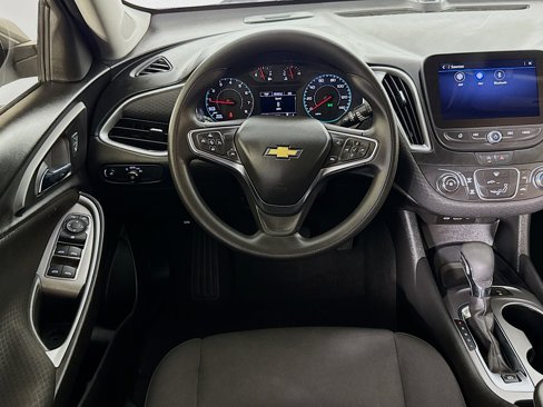Used 2025 Chevrolet Malibu LS image 16