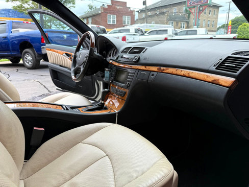 Used 2008 Mercedes-Benz E 550 4MATIC Sedan image 28