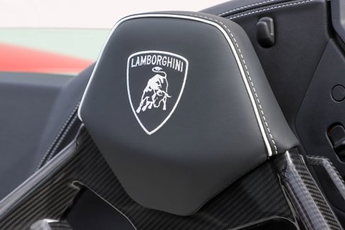 Used 2024 Lamborghini Huracan EVO image 24