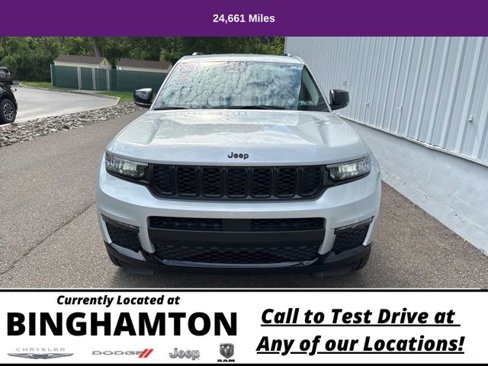 Used 2023 Jeep Grand Cherokee L Limited w/ Black Appearance Package image 2