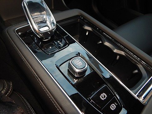 New 2026 Volvo XC90 B6 Ultra image 19
