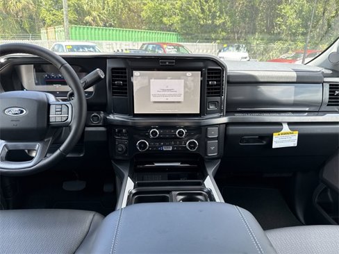 New 2025 Ford F450 Lariat image 17