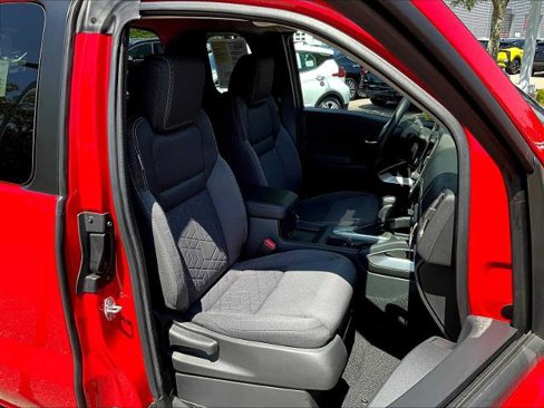 Certified 2025 Nissan Frontier SV image 11