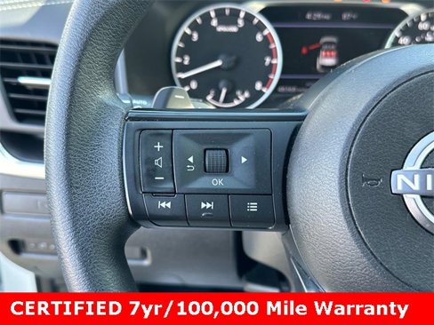 Used 2023 Nissan Rogue S image 23