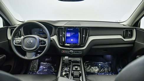 Certified 2025 Volvo XC60 B5 Plus image 15