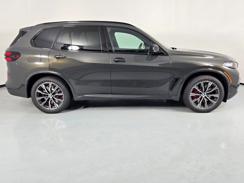 New 2026 BMW X5 M60i image 6