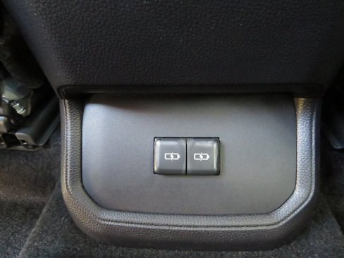 New 2025 Toyota Highlander LE image 24