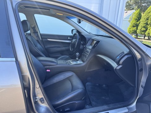 Used 2012 INFINITI G37 x image 12