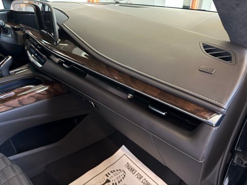 Used 2024 Cadillac Escalade Premium Luxury Platinum image 18