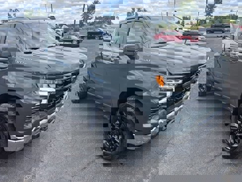 New 2026 Chevrolet Silverado 1500 LT image 2