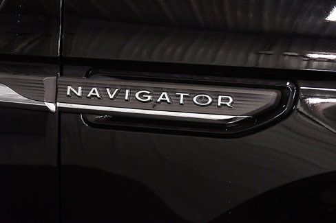 Used 2024 Lincoln Navigator L Reserve image 10