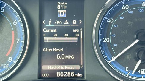 Used 2018 Toyota Corolla SE image 23