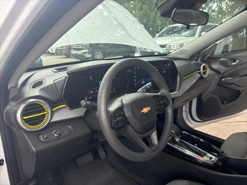 Used 2025 Chevrolet Trax LT image 10