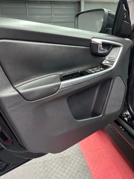 Used 2016 Volvo XC60 T5 Premier w/ Proximity Package image 9
