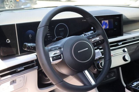 New 2025 Hyundai Tucson Limited image 10