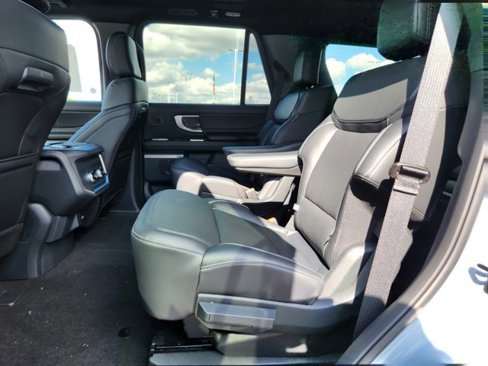 New 2025 Ford Expedition Platinum image 21