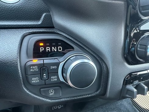 New 2026 RAM 1500 4x4 Crew Cab image 38
