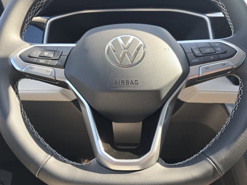 New 2025 Volkswagen Taos SE image 20