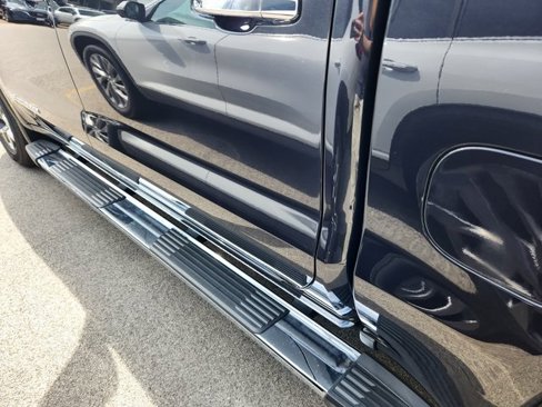 New 2026 GMC Sierra 1500 SLT w/ SLT Premium Plus Package image 7