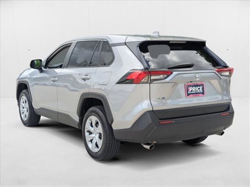 Used 2025 Toyota RAV4 LE image 7