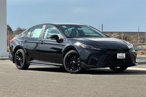 New 2026 Toyota Camry SE image 2