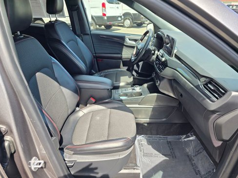 Used 2024 Ford Escape ST-Line image 12