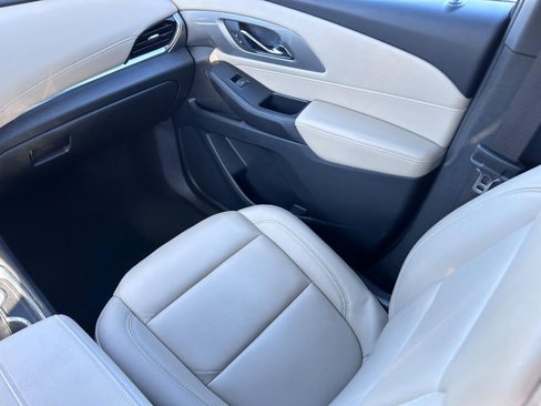 Used 2022 Chevrolet Traverse LT w/ LPO, Cargo Package image 18