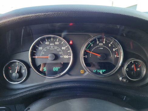 Used 2017 Jeep Wrangler Unlimited Rubicon w/ Cold Weather Group image 13