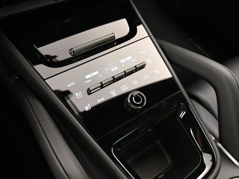 New 2025 Porsche Cayenne Turbo image 24