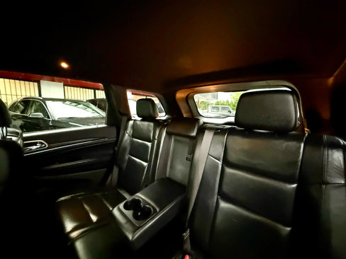 Used 2021 Jeep Grand Cherokee Limited image 31