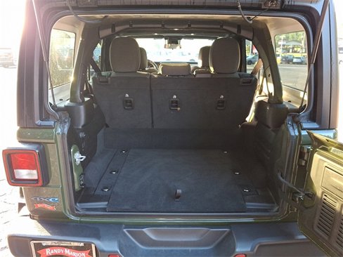 Used 2024 Jeep Wrangler Unlimited image 29