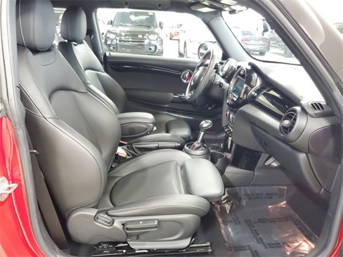 Used 2019 MINI Cooper S w/ Signature Upholstery Package image 27