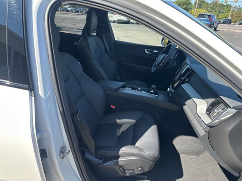 Certified 2025 Volvo XC60 B5 Plus image 32
