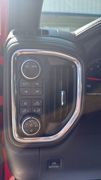 Used 2023 Chevrolet Silverado 2500 LTZ w/ LTZ Convenience Package image 18