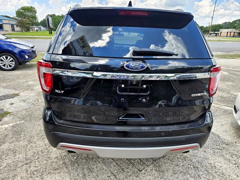 Used 2016 Ford Explorer XLT w/ Equipment Group 202A image 5
